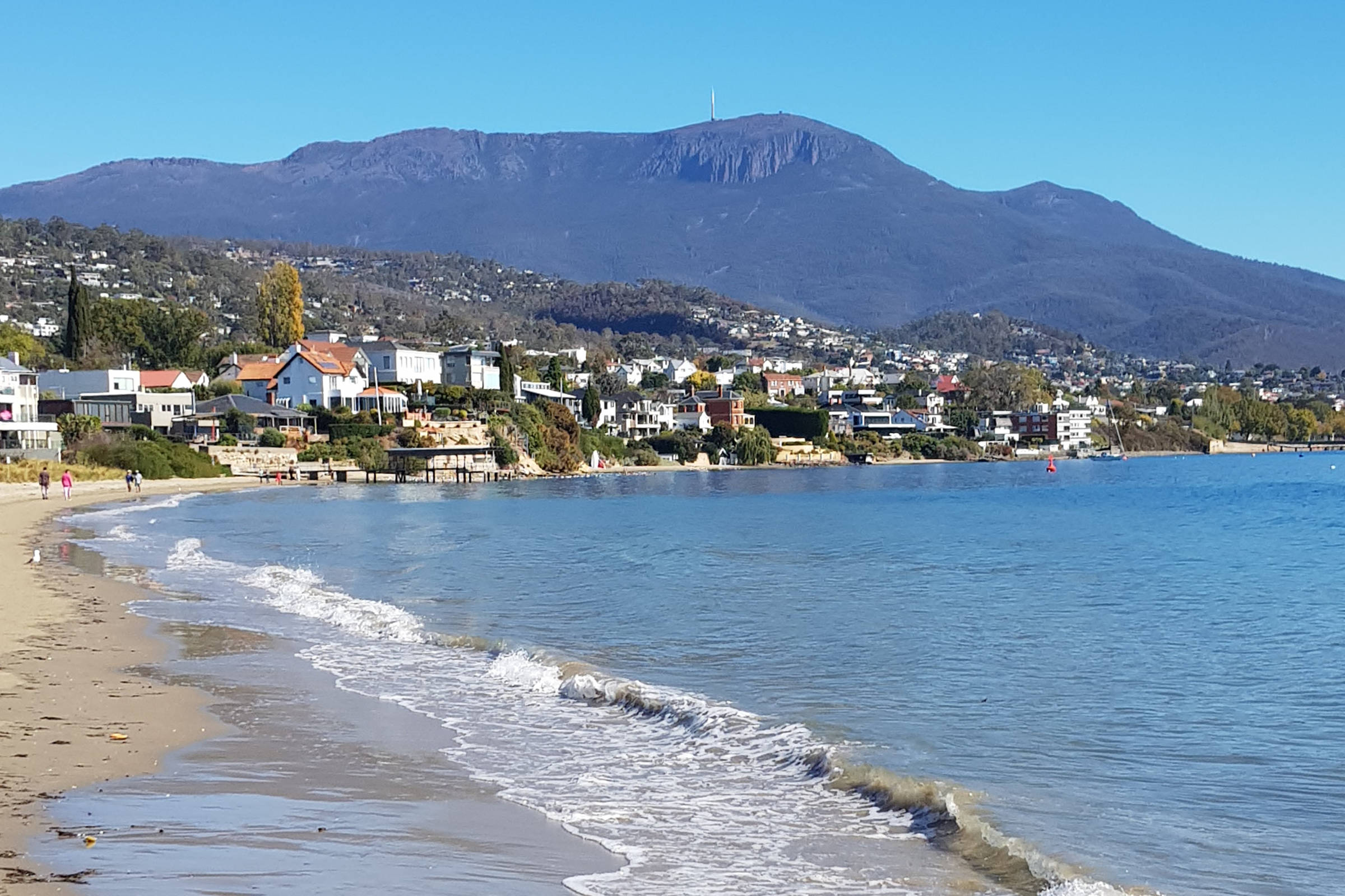 Nutgrove Beach, Sandy Bay. Image: Derwent Estuary Program.