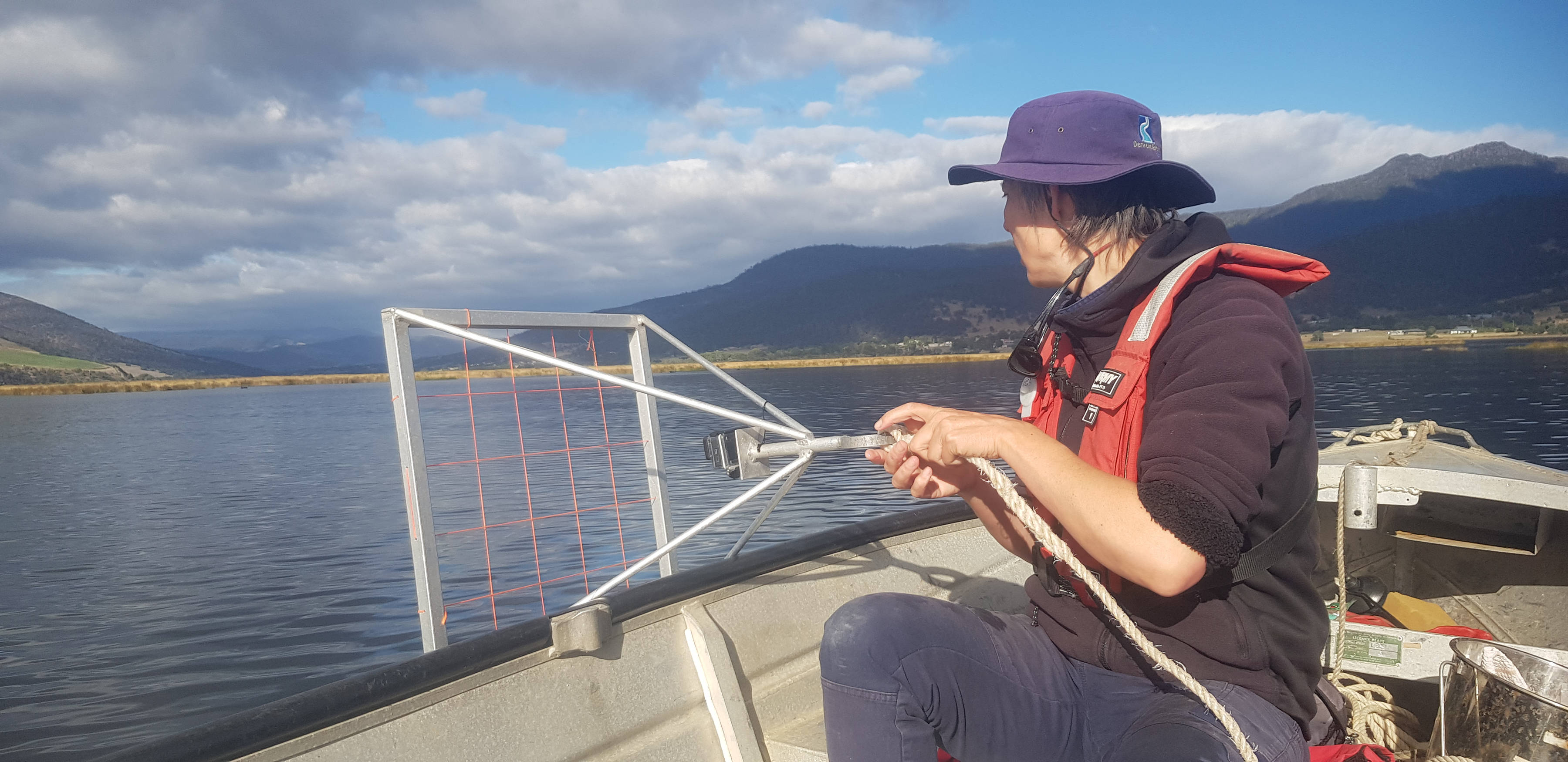 Seagrass monitoring on the River Derwent. Image: Image: Derwent Estuary Program.